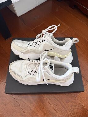 Nike Kids White and Cream Low-Top Sneakers